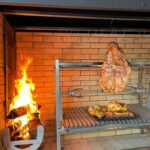 Asado grill, suitsuahi ja pliit