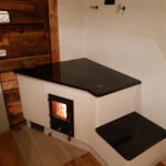 Pliit keraamilise keeduplaadi ja soemüüriga