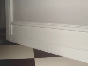 Kõrge põrandaliist Luxwood Historic H1