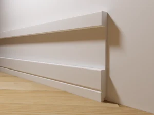 Kõrge põrandaliist LuxWood Modern M1